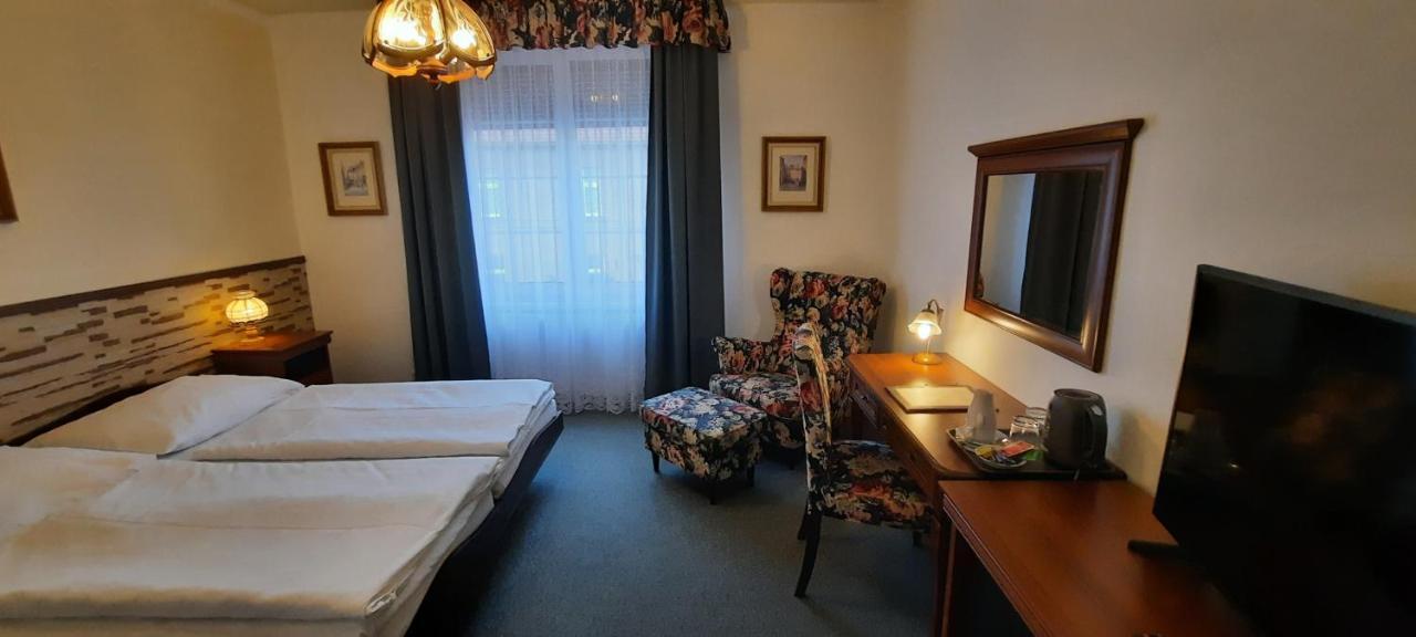 Hotel Excellent Прага Экстерьер фото