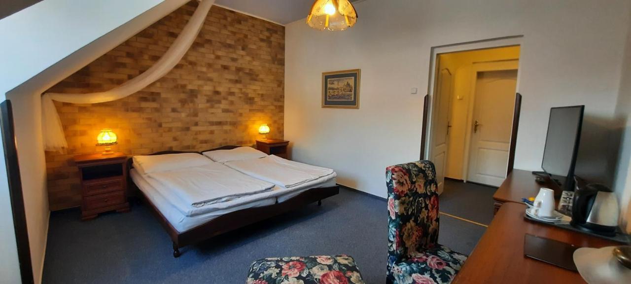 Hotel Excellent Прага Экстерьер фото