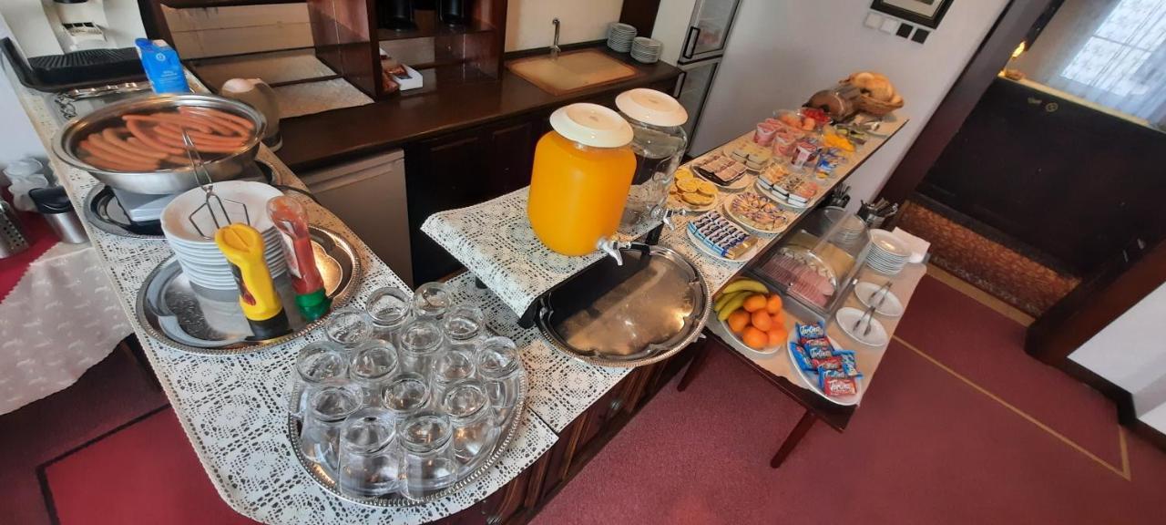 Hotel Excellent Прага Экстерьер фото