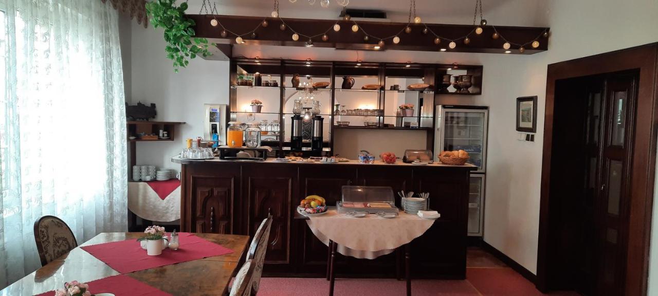Hotel Excellent Прага Экстерьер фото