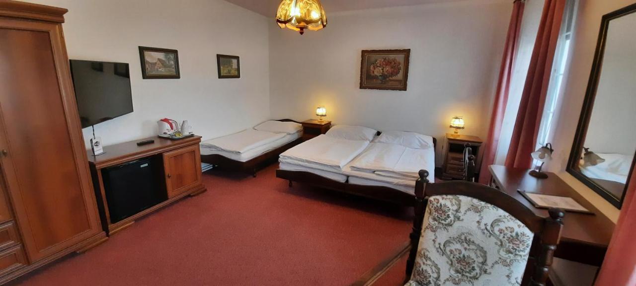 Hotel Excellent Прага Экстерьер фото