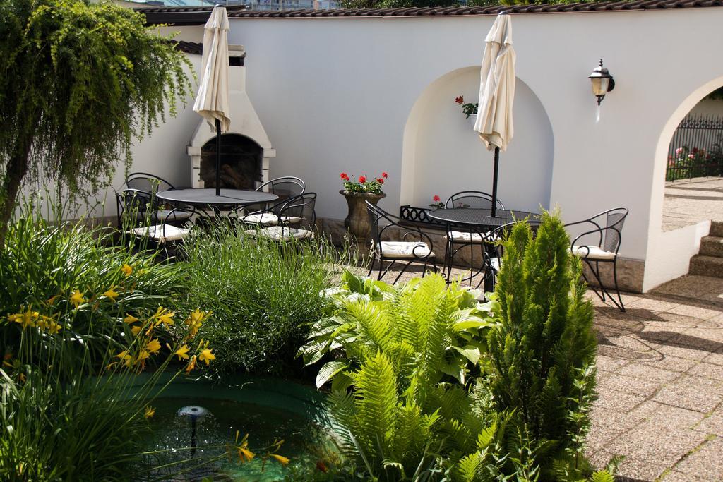 Hotel Excellent Прага Экстерьер фото