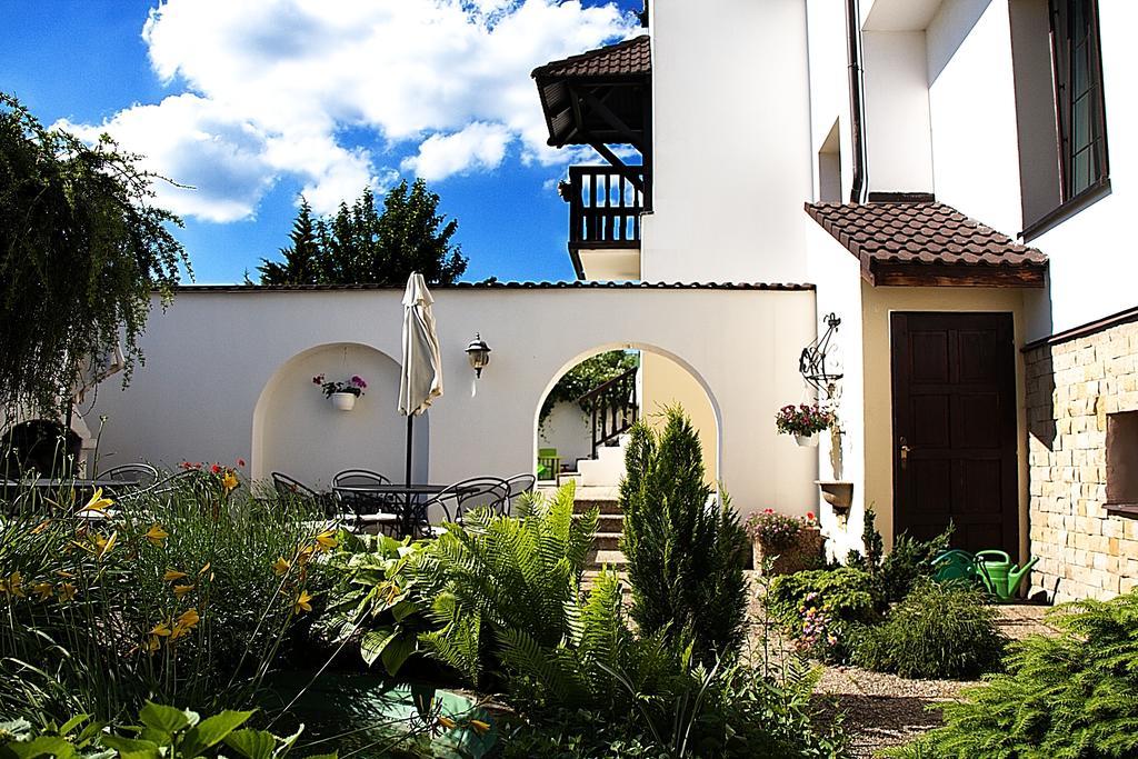 Hotel Excellent Прага Экстерьер фото