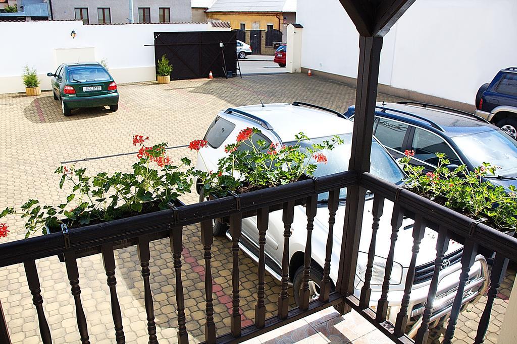Hotel Excellent Прага Экстерьер фото
