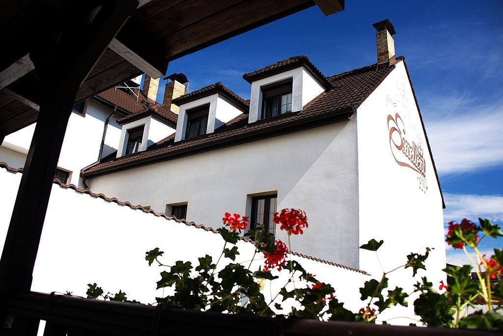 Hotel Excellent Прага Экстерьер фото